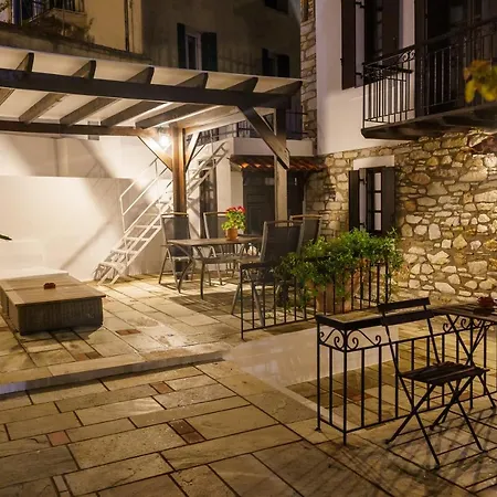 The Dream House 斯基亚索斯镇